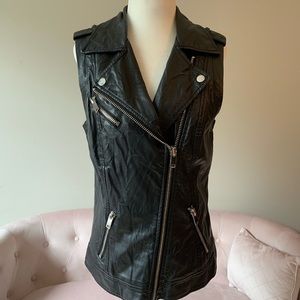 dcasual | Black faux leather vest